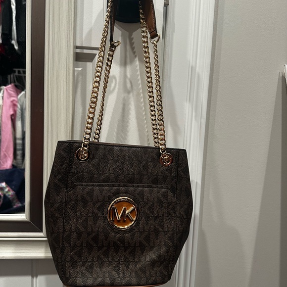 Michael Kors Brown Shoulder Bag with Gold Chain - Picture 1 of 1